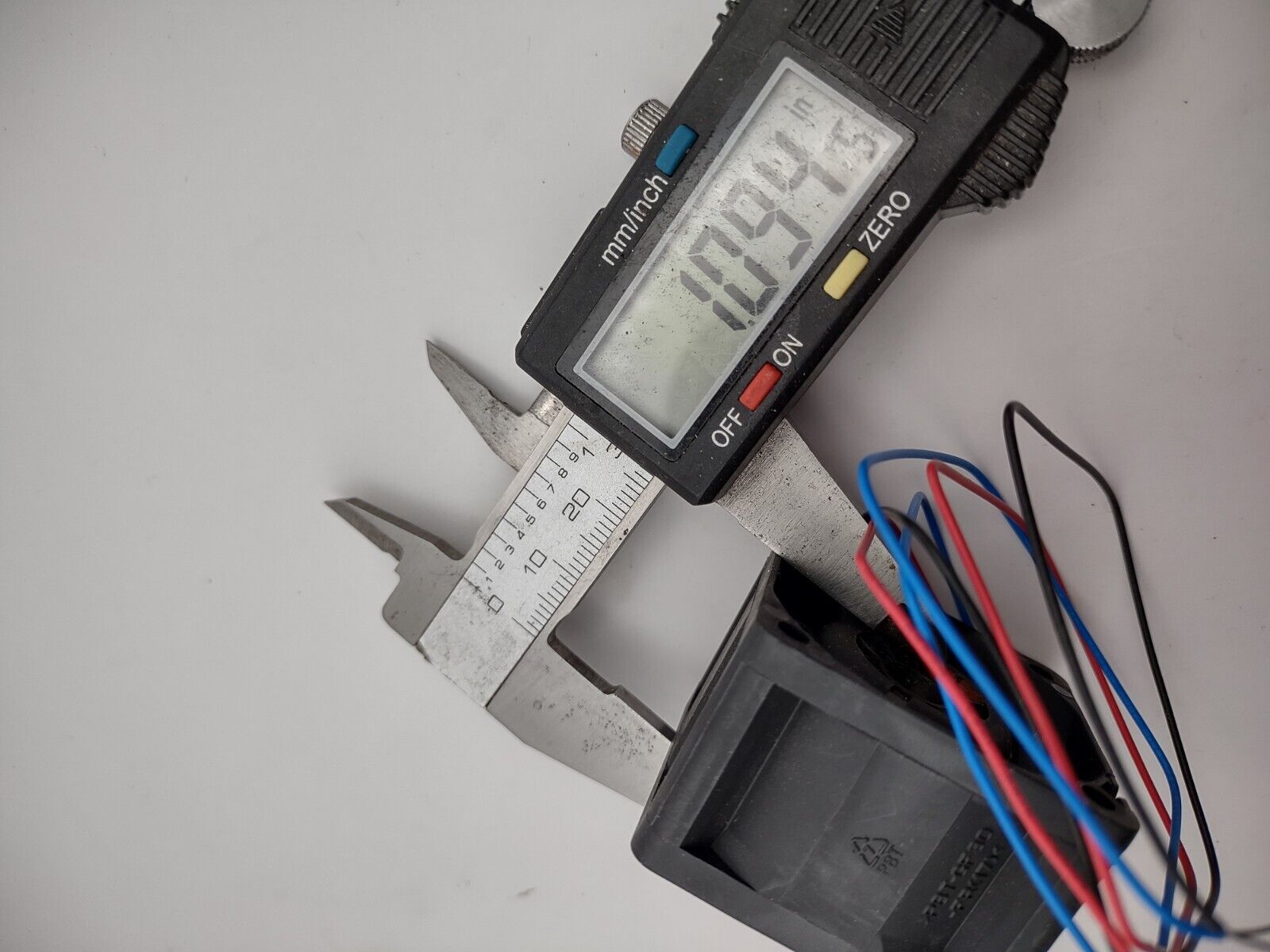 DELTA FFB0412GHN 4028 12V 0.60A 3w dual ball inverter server high air volume fan