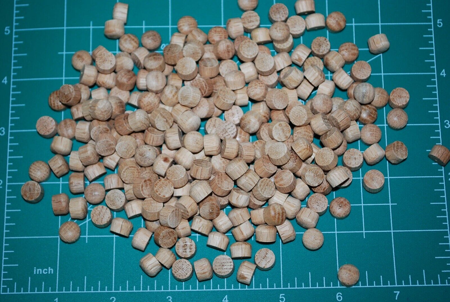3/8" Oval Top Oak Wood Plugs 250pc Packs - PL01