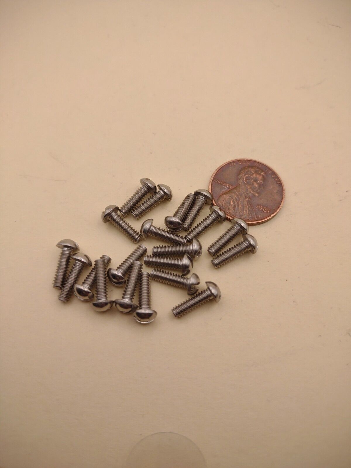 4-40 x 3/8" 18-8 Stainless Round Head Slotted Machine Screws 20 pack SSMS01