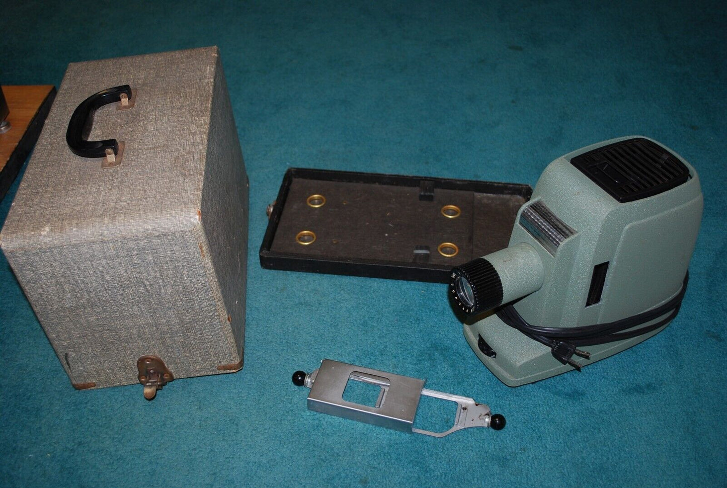 SVE Skyline Model A Projector Complete w/ Case *WORKS*