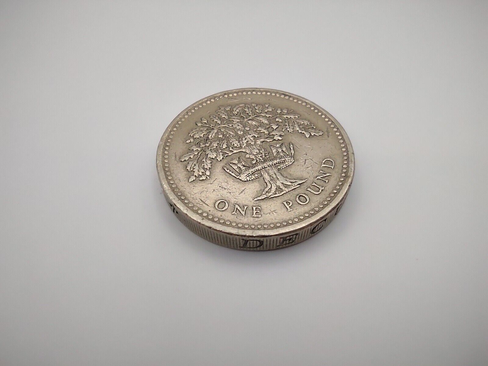 Rare 1987 British UK One Pound Coin "DECUS ET TUTAMEN" Upside Down Error