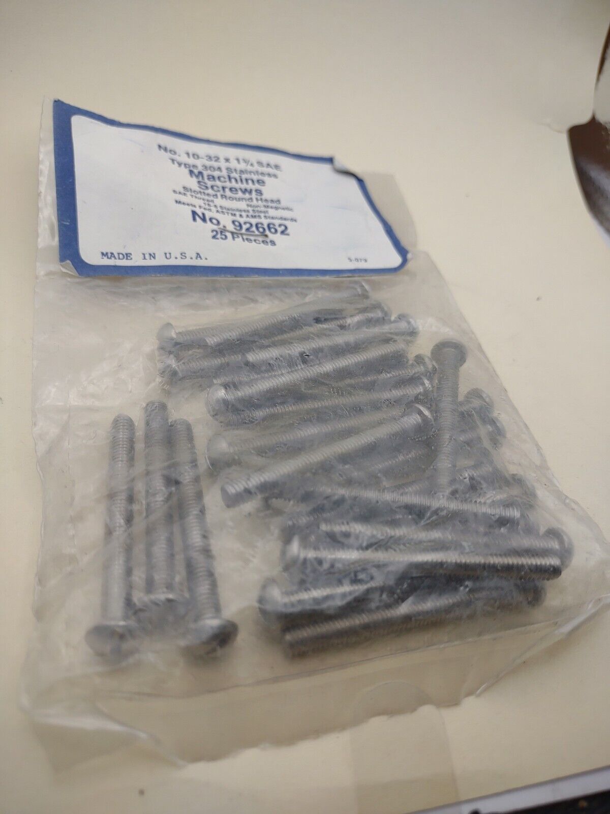 10-32 x 1-3/4" 18-8 Stainless Round Head Slotted Machine Screws (25) pack SSMS19