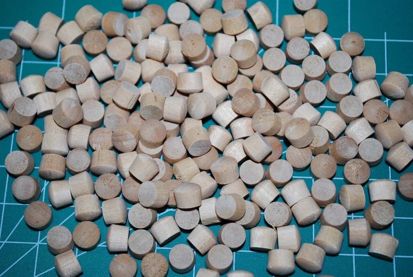 5/16" Oval Top Birch Wood Plugs 200pc Packs - PL07