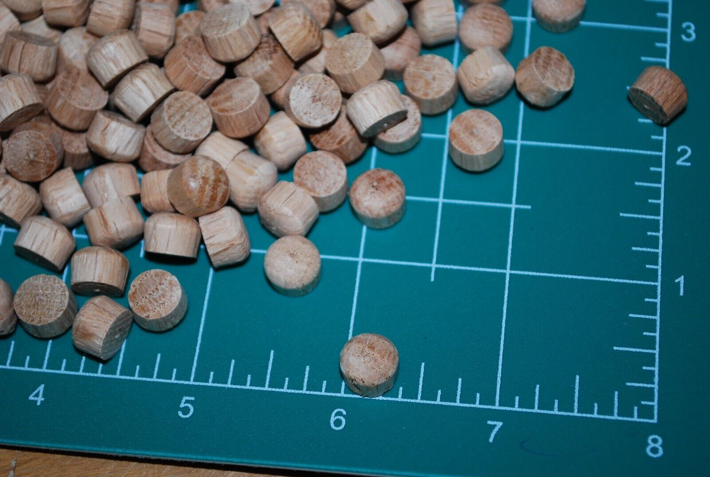3/8" Oval Top Oak Wood Plugs 250pc Packs - PL01