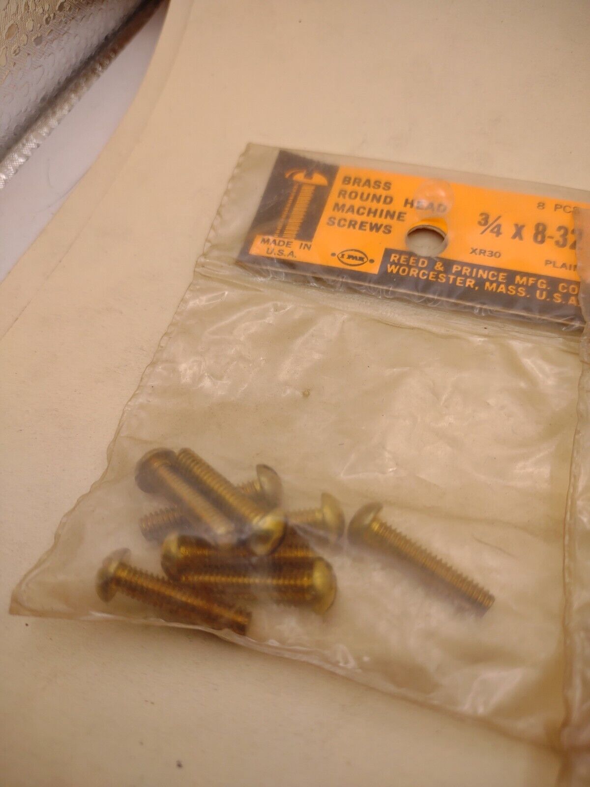 #8-32 x 3/4" Slotted Round Head Reed & Prince BRASS Machine Screws (16pcs) RP145