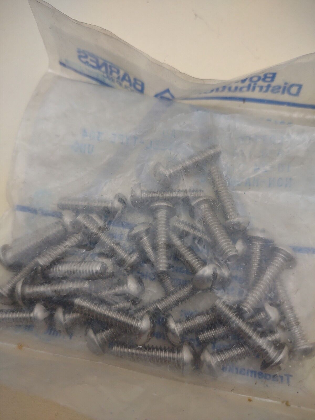 10-24 x 3/4" 18-8 Stainless Round Head Slotted Machine Screws (31) pack SSMS08