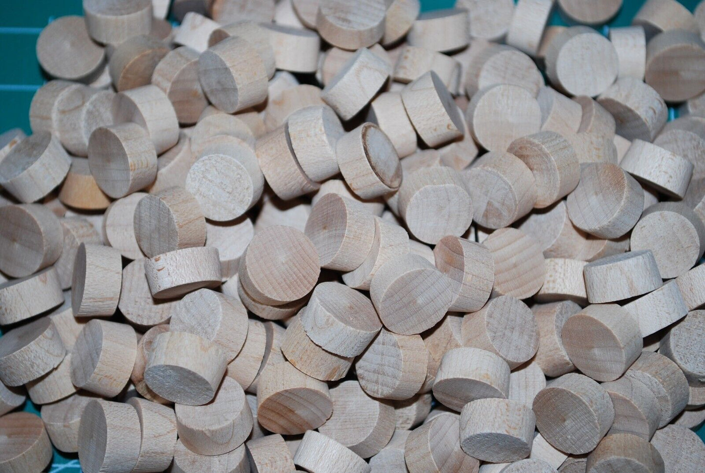 1/2" Flush Top Birch Wood Plugs 250pc Packs - PL08