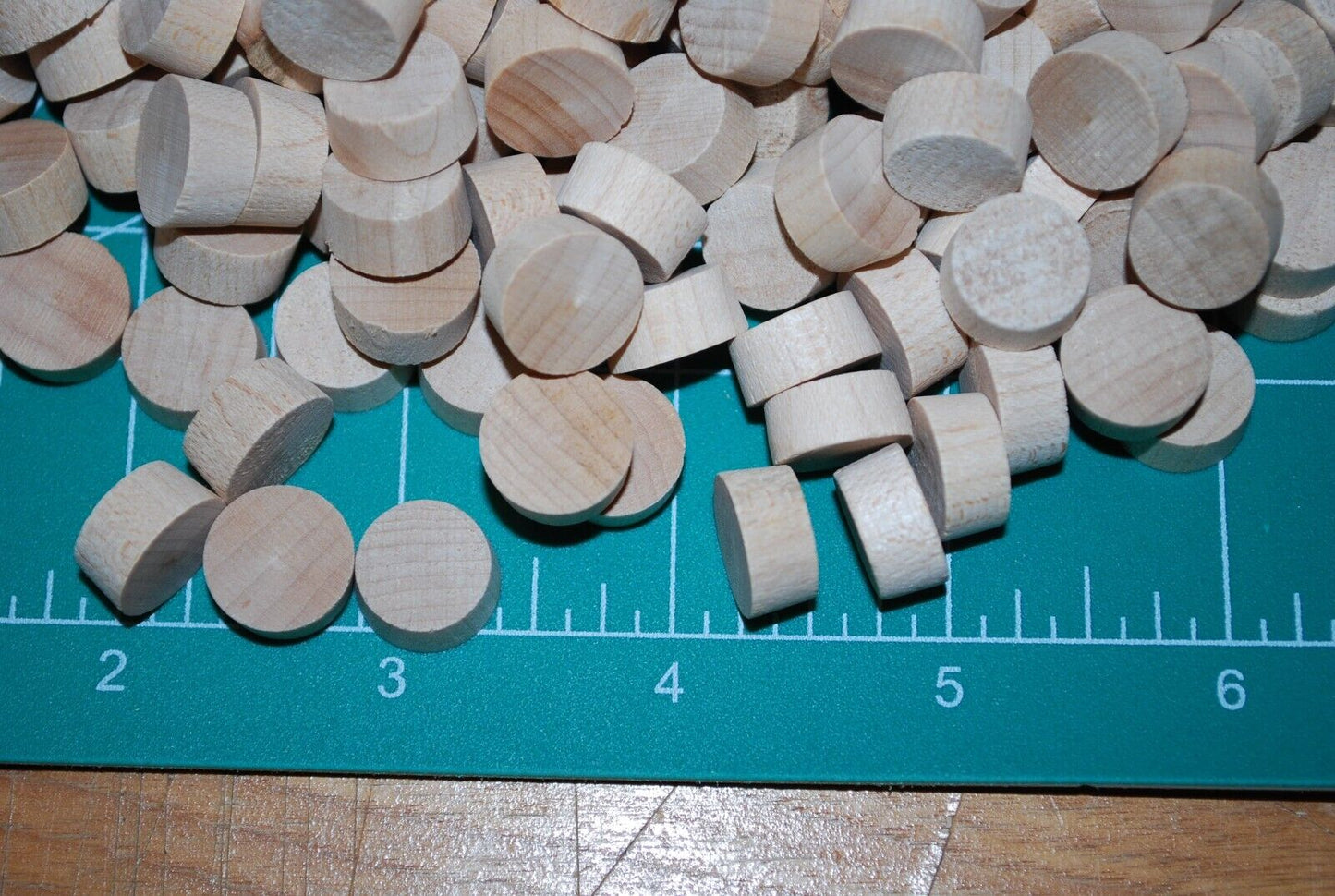 1/2" Flush Top Birch Wood Plugs 250pc Packs - PL08