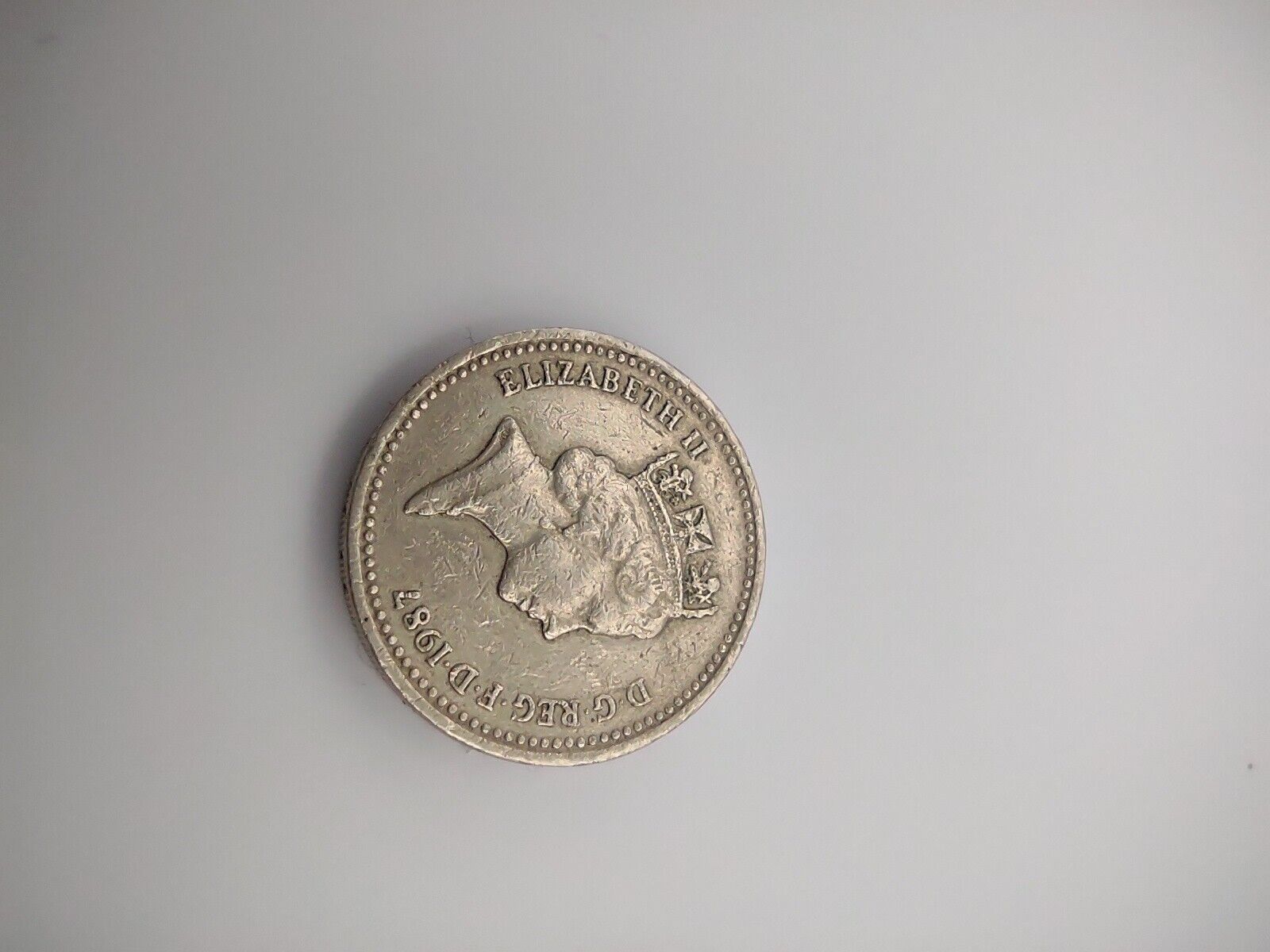 Rare 1987 British UK One Pound Coin "DECUS ET TUTAMEN" Upside Down Error