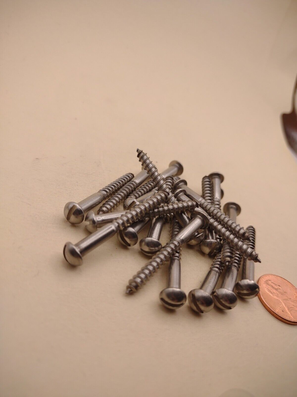 #8 x 1-1/2" 18-8 Stainless Round Head Slotted Marine Wood Screws (20 pack SSWS35