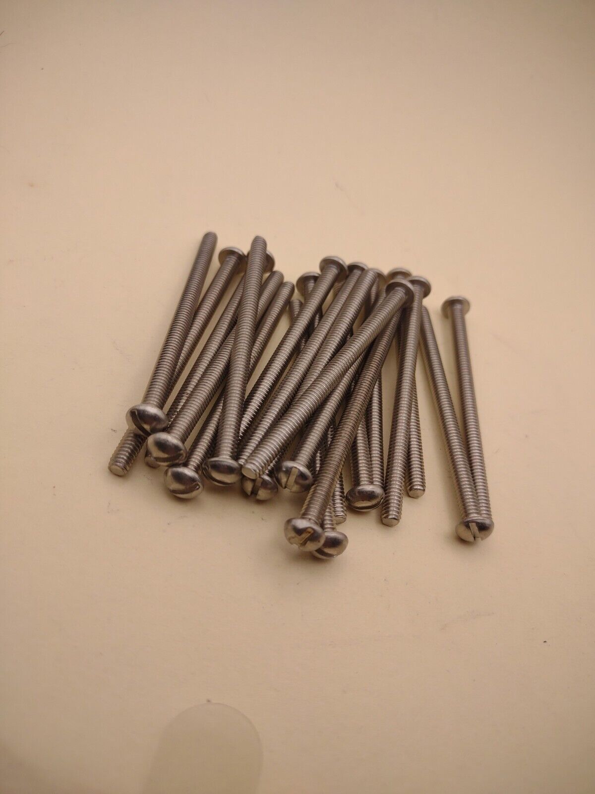 8-32 x 2-1/2" 18-8 Stainless Round Head Slotted Machine Screws (20) pack SSMS06