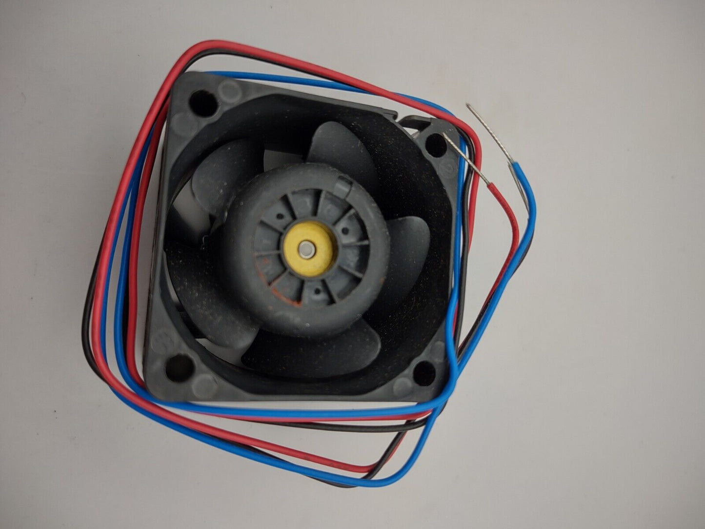 DELTA FFB0412GHN 4028 12V 0.60A 3w dual ball inverter server high air volume fan