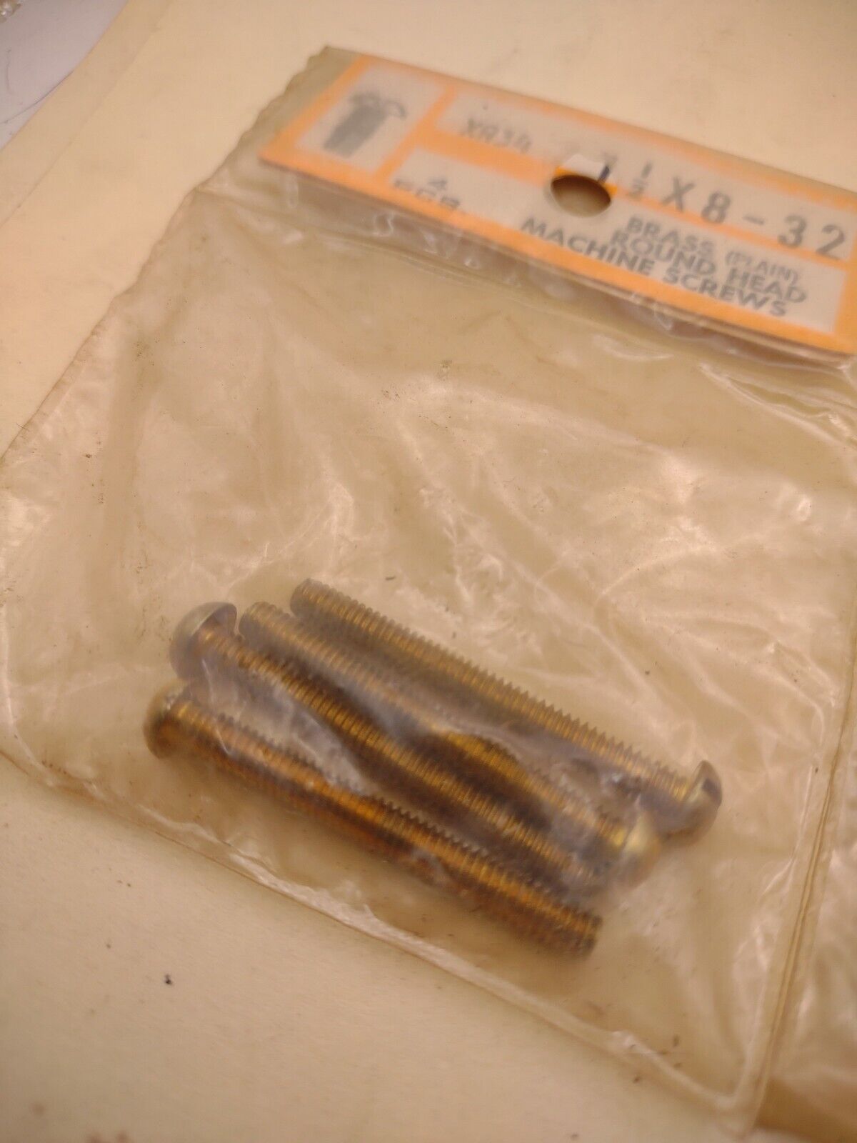 #8-32 x 1-1/2" Slotted Round Head Reed & Prince BRASS Machine Screws (8pcs RP146