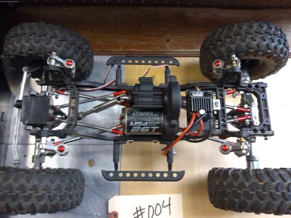 MST 1/10 Scale RC Crawler Truck w/ Lots of metal upgrades – Modified Frame...