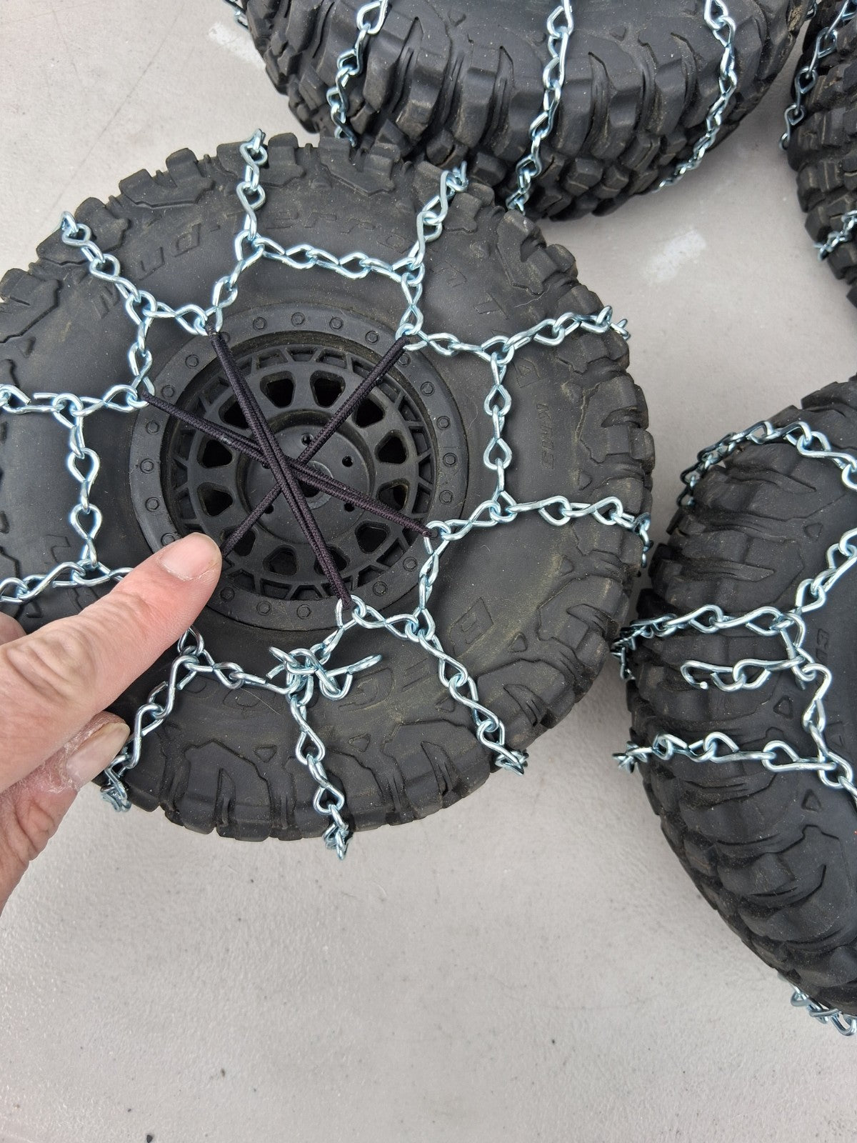 Full Set Of Custom SCX6 Crawler Tires With Tire Chains - 80N-216