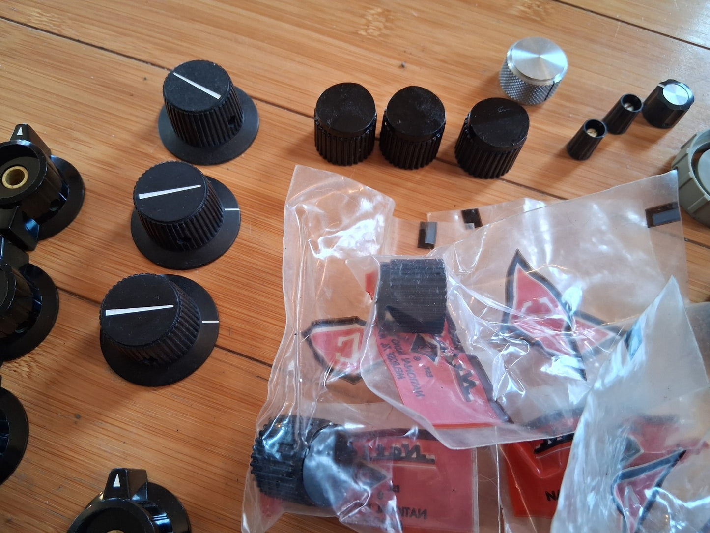 Lot of Vintage Radio / Device Knobs NOS & Used many Bakelite 80N-243