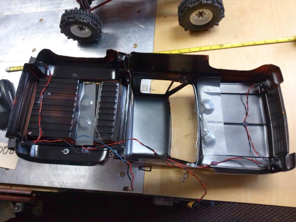 Leagendary / Axial SCX10 1/10 RC Crawler Truck Custom Detailed Chevy RTR #008