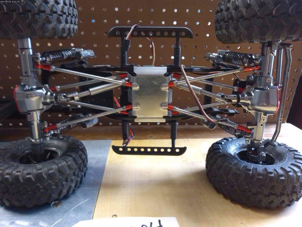MST 1/10 Scale RC Crawler Truck w/ Lots of metal upgrades – Modified Frame...