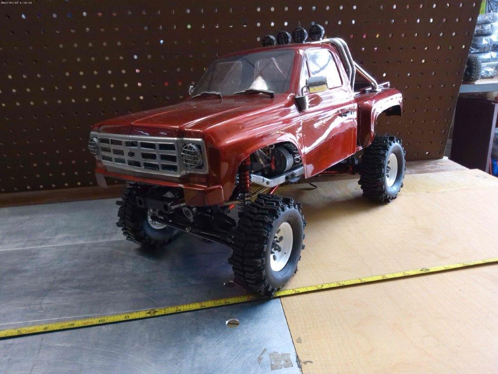 Leagendary / Axial SCX10 1/10 RC Crawler Truck Custom Detailed Chevy RTR #008