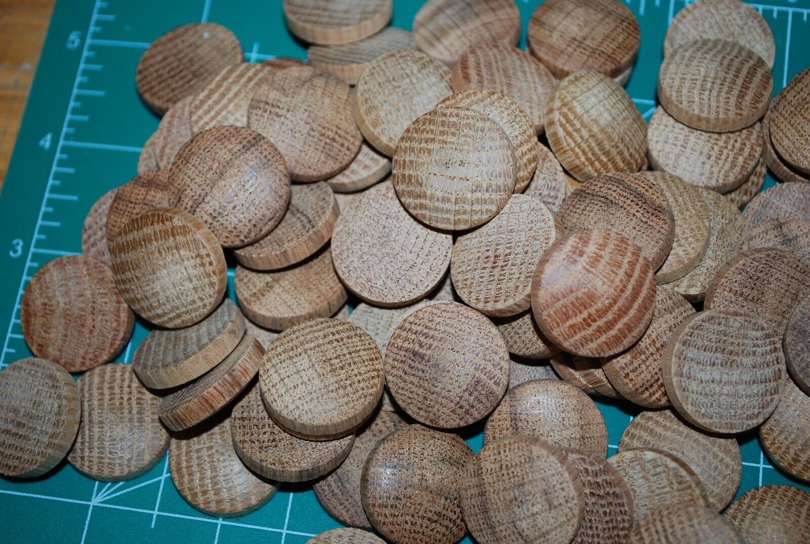 15/16" Oval Top Oak Wood Plugs 100pc Packs - PL05