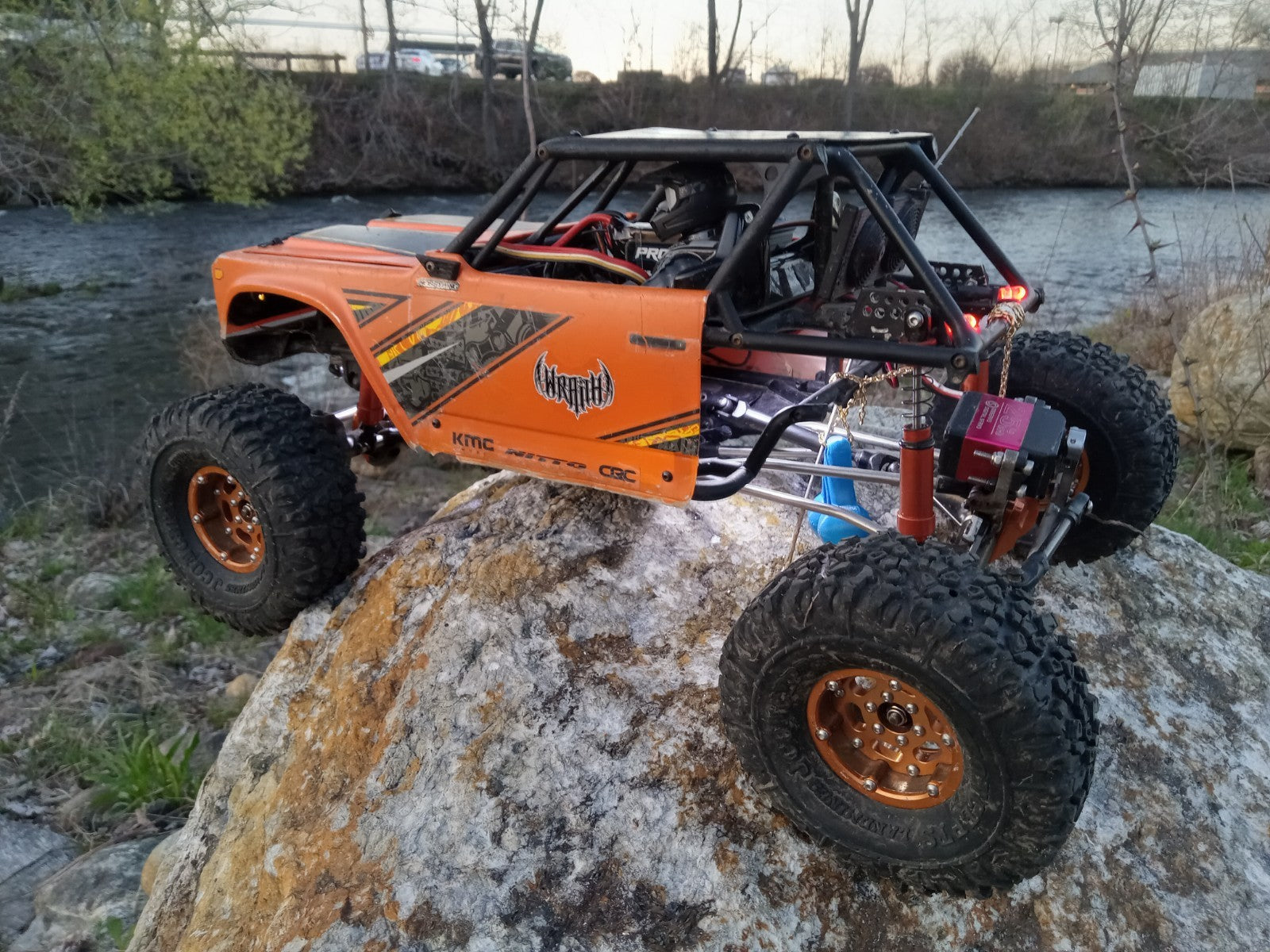 1.9 Axial Wraith 4ws fully upgraded heavy 1/10 rc Rock crawler Brushless