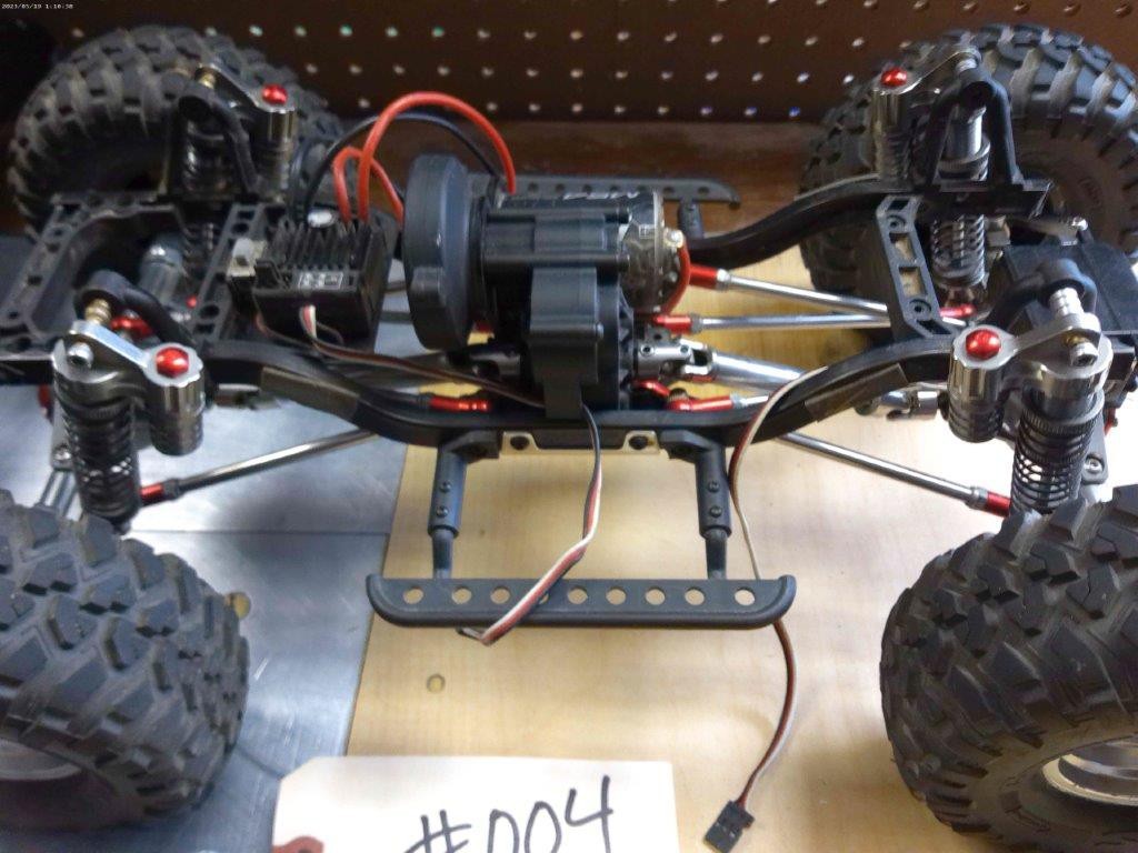 MST 1/10 Scale RC Crawler Truck w/ Lots of metal upgrades – Modified Frame...
