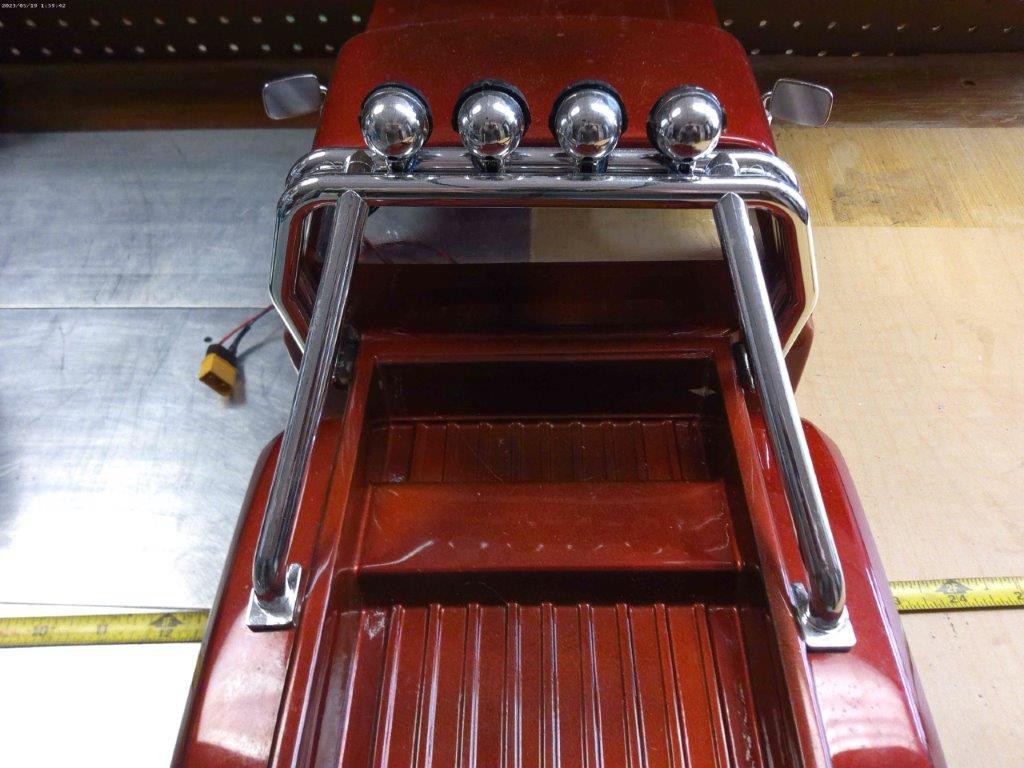 Leagendary / Axial SCX10 1/10 RC Crawler Truck Custom Detailed Chevy RTR #008