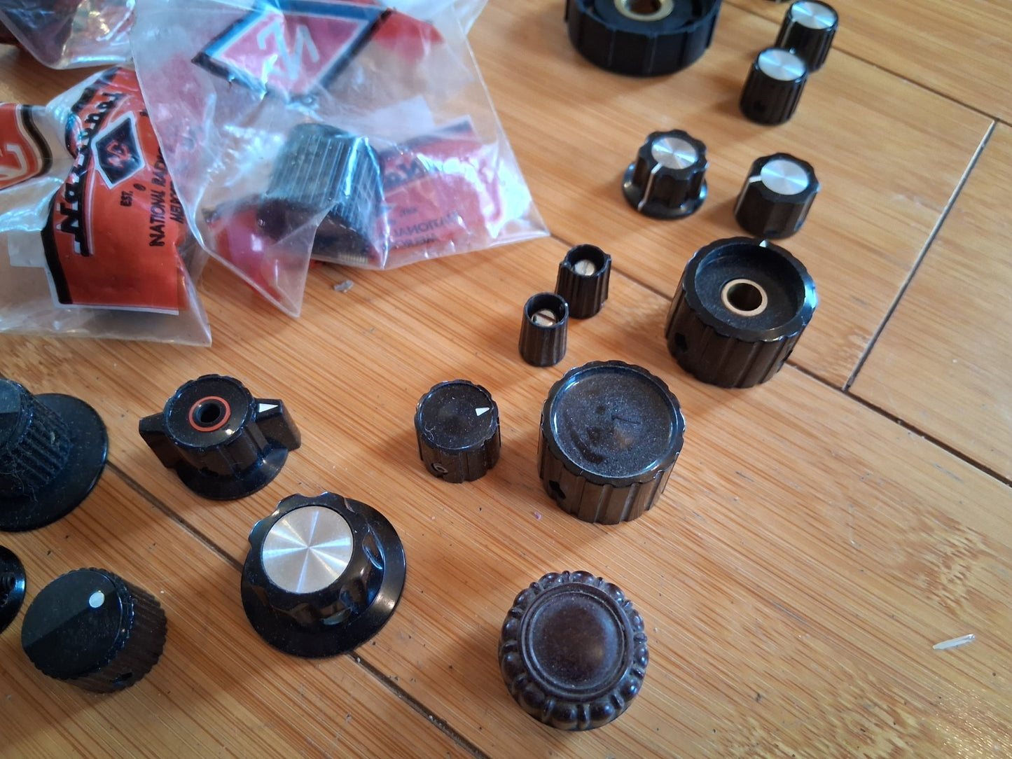 Lot of Vintage Radio / Device Knobs NOS & Used many Bakelite 80N-243