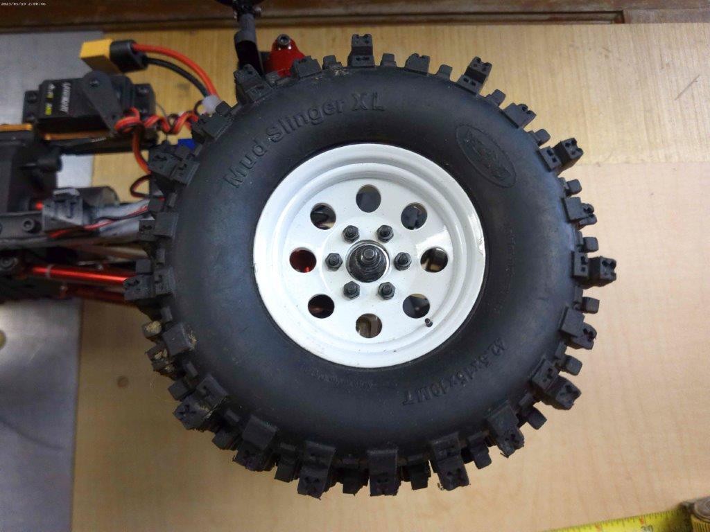 Leagendary / Axial SCX10 1/10 RC Crawler Truck Custom Detailed Chevy RTR #008