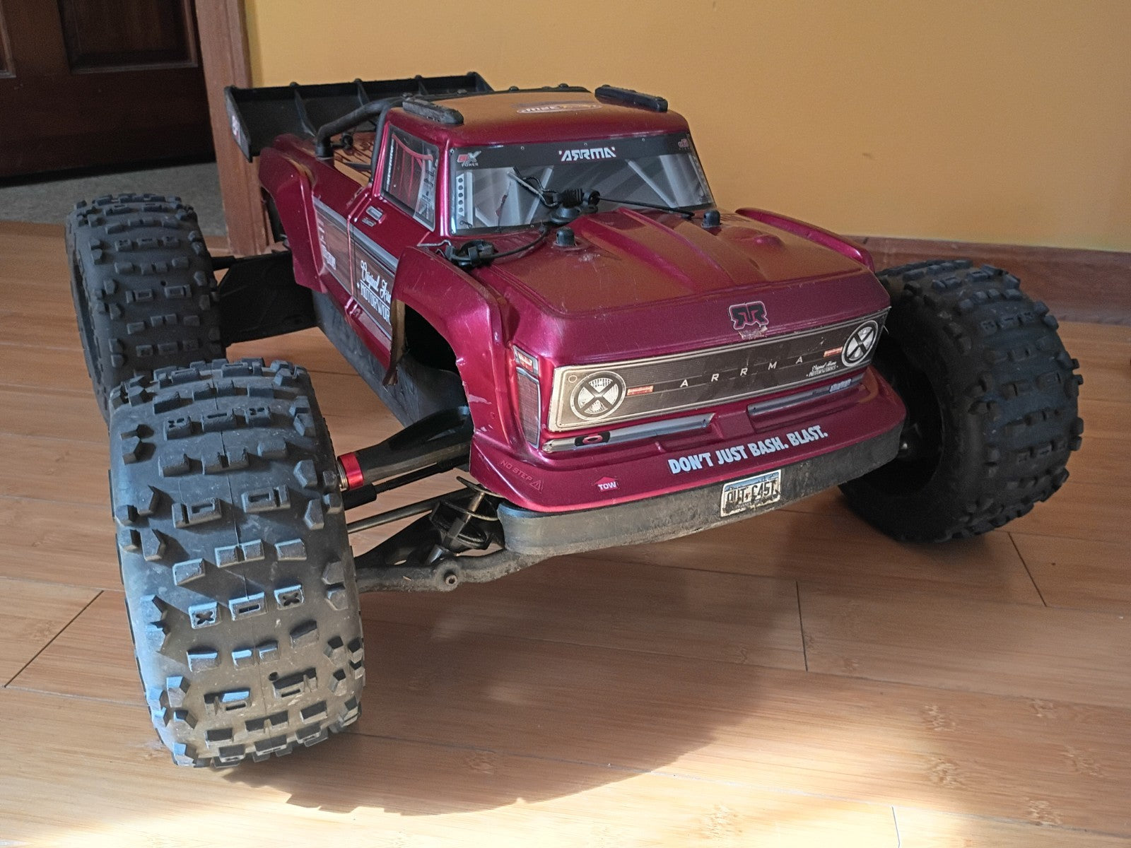 Arrma 1/5 Outcast 8s RC Stunt Truck, Used, With Batteries M2C Chassis RTR
