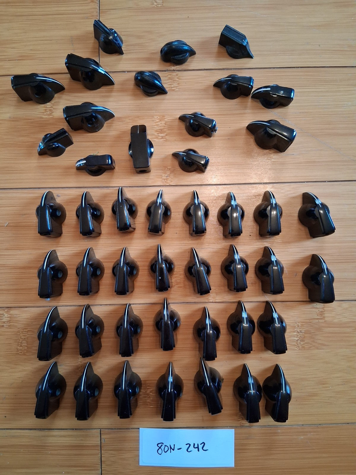 Lot of Vintage Chicken Head Radio / Device Knobs NOS & Used 80N-242