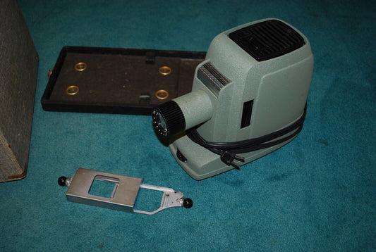 SVE Skyline Model A Projector Complete w/ Case *WORKS*