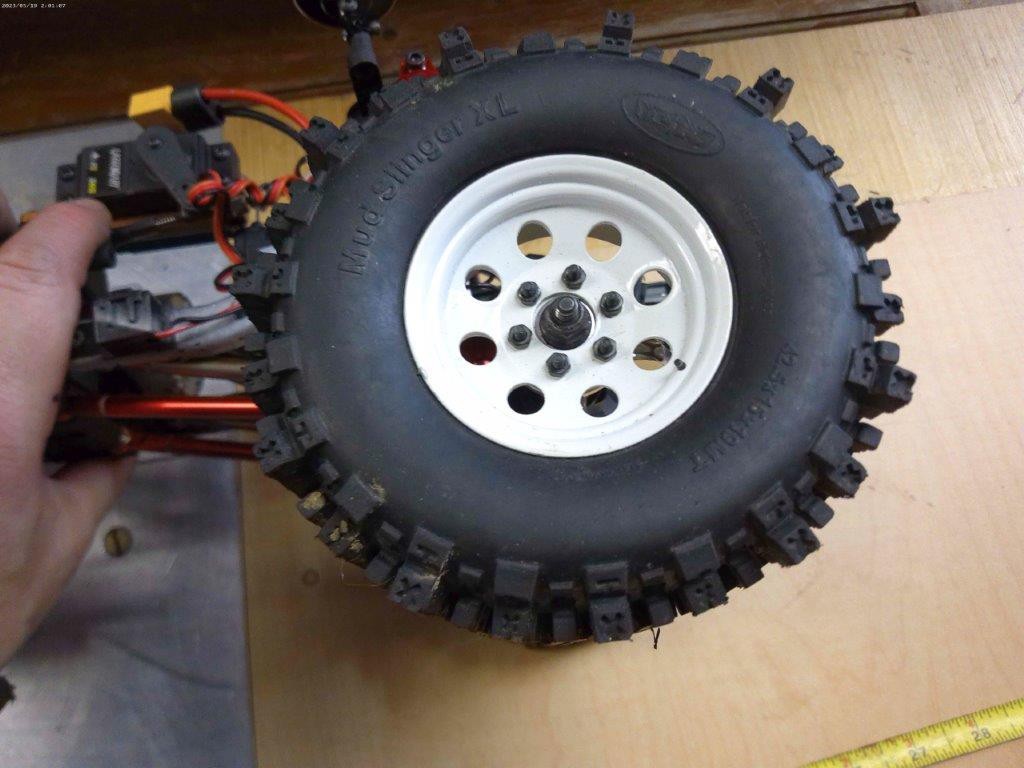 Leagendary / Axial SCX10 1/10 RC Crawler Truck Custom Detailed Chevy RTR #008