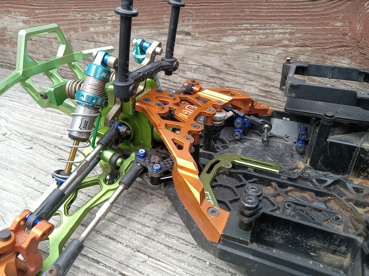 1/10 scale Axial YETI Rock Bouncer / Crawler Vanquish upgrades - Slider 80N009