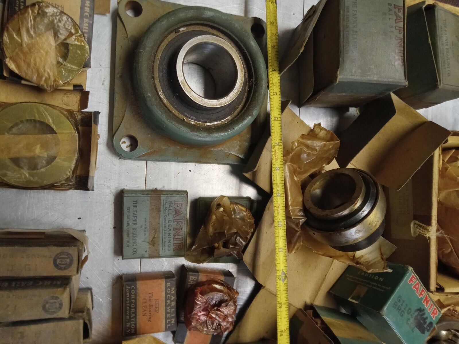 Huge lot of antique ball bearings - Fafnir, MRC 60pcs 100+lbs - Metal Art Assort