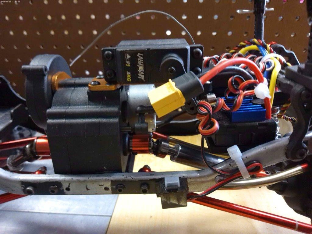 Leagendary / Axial SCX10 1/10 RC Crawler Truck Custom Detailed Chevy RTR #008