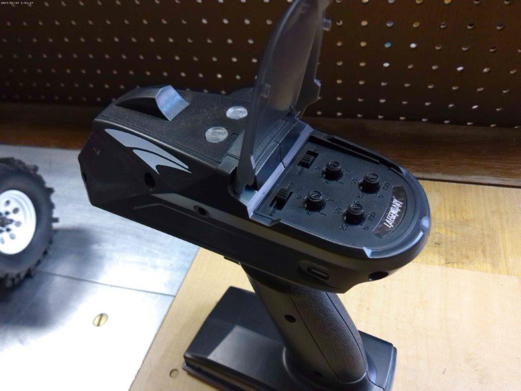 Leagendary / Axial SCX10 1/10 RC Crawler Truck Custom Detailed Chevy RTR #008