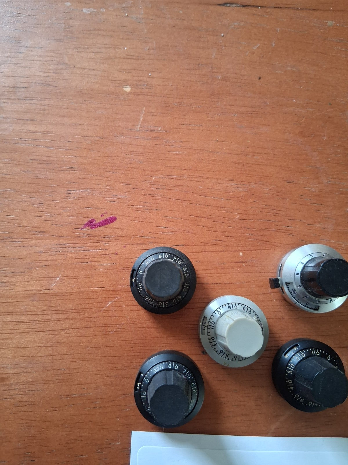 Lot of 5 Vintage DUODIAL Potentiometer Knobs - Used - working - 80N-245