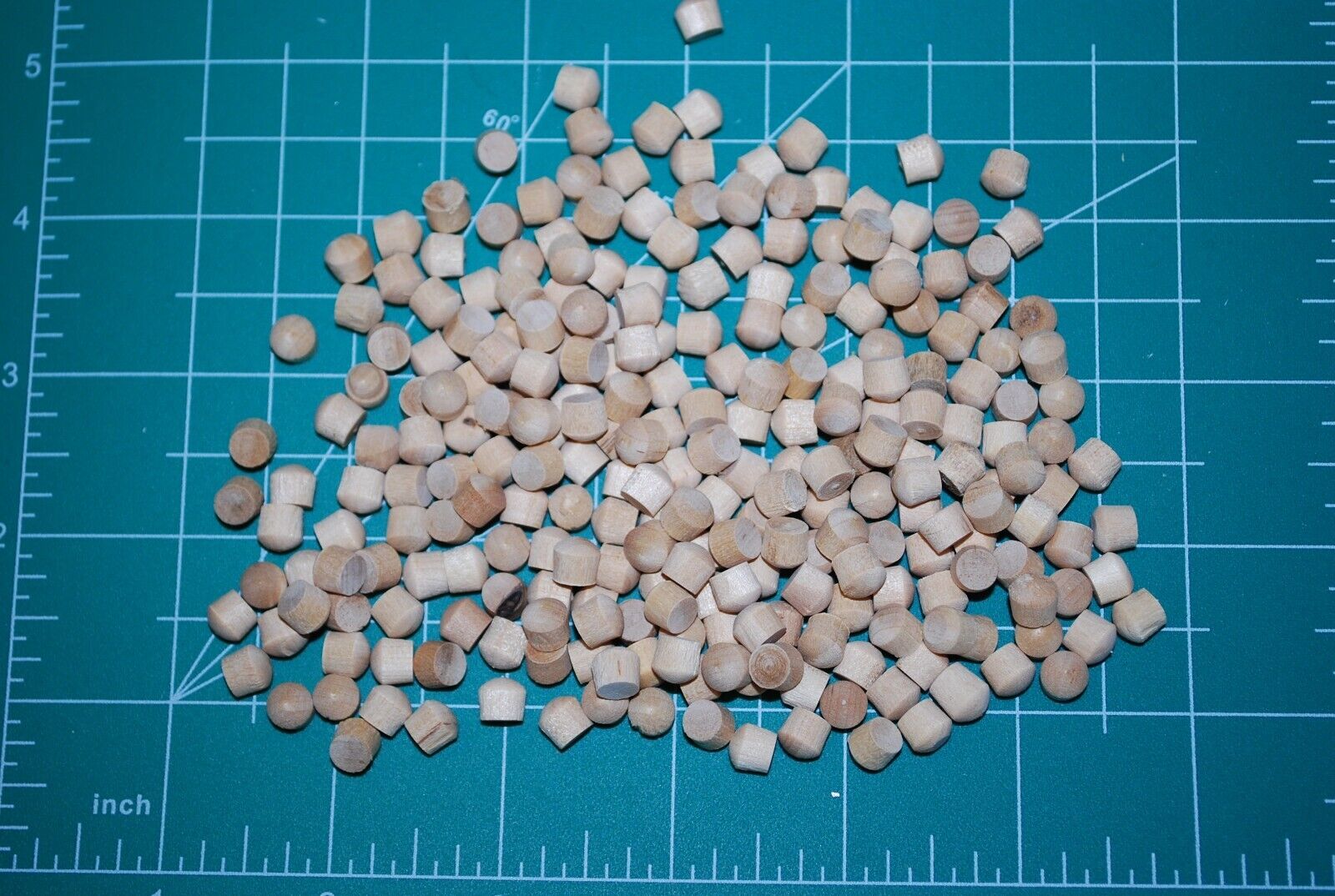 1/4" Oval Top Birch Wood Plugs 250pc Packs - PL18